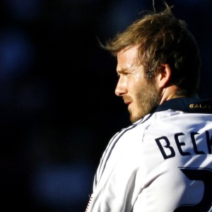 九游下载安装-英超：利物浦2-0击败曼联，萨拉赫和菲尔米诺双双出彩，利物浦官方宣布与萨拉赫续约