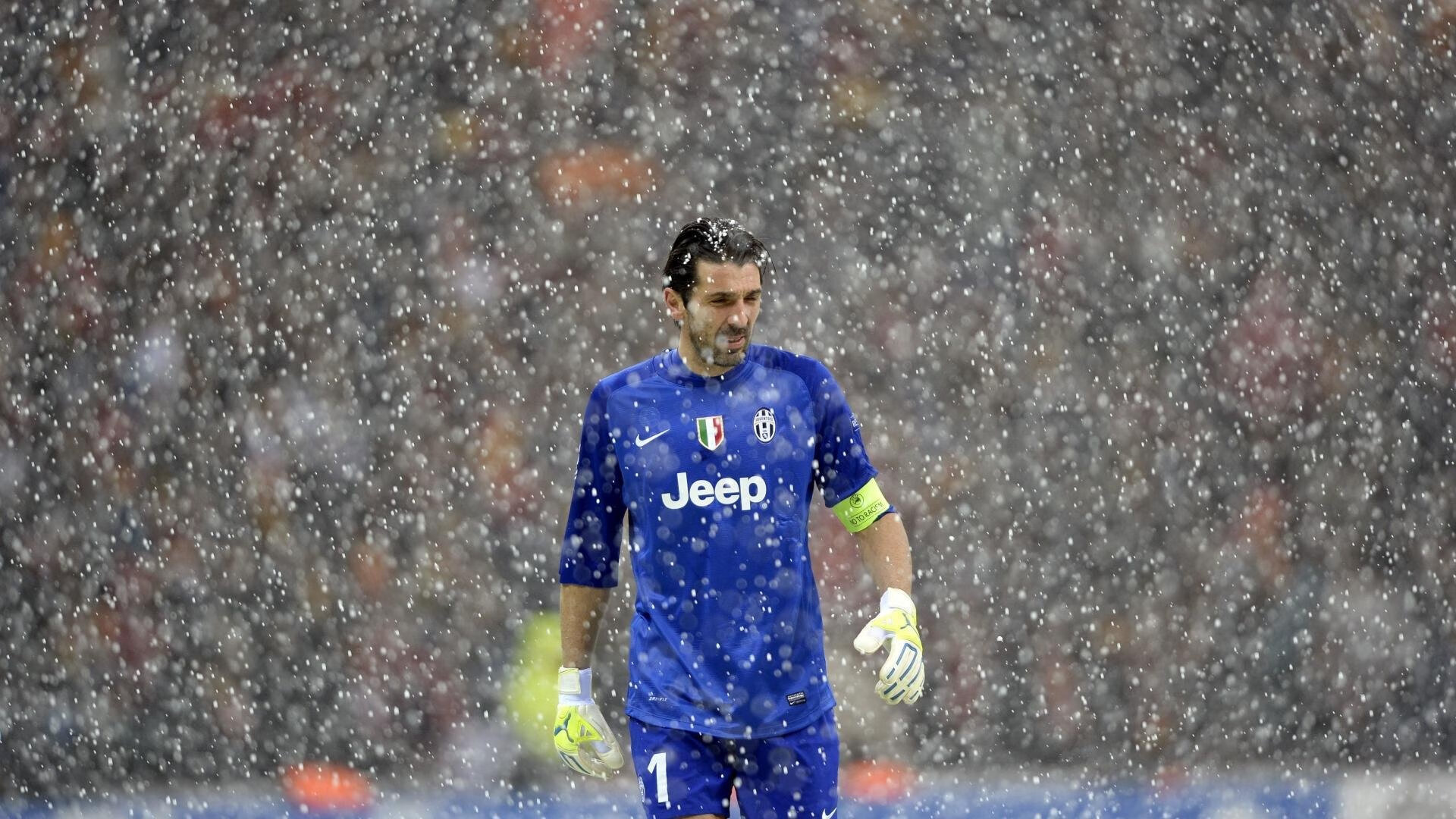 _极限攀岩挑战：突破山壁界限_，极限攀登