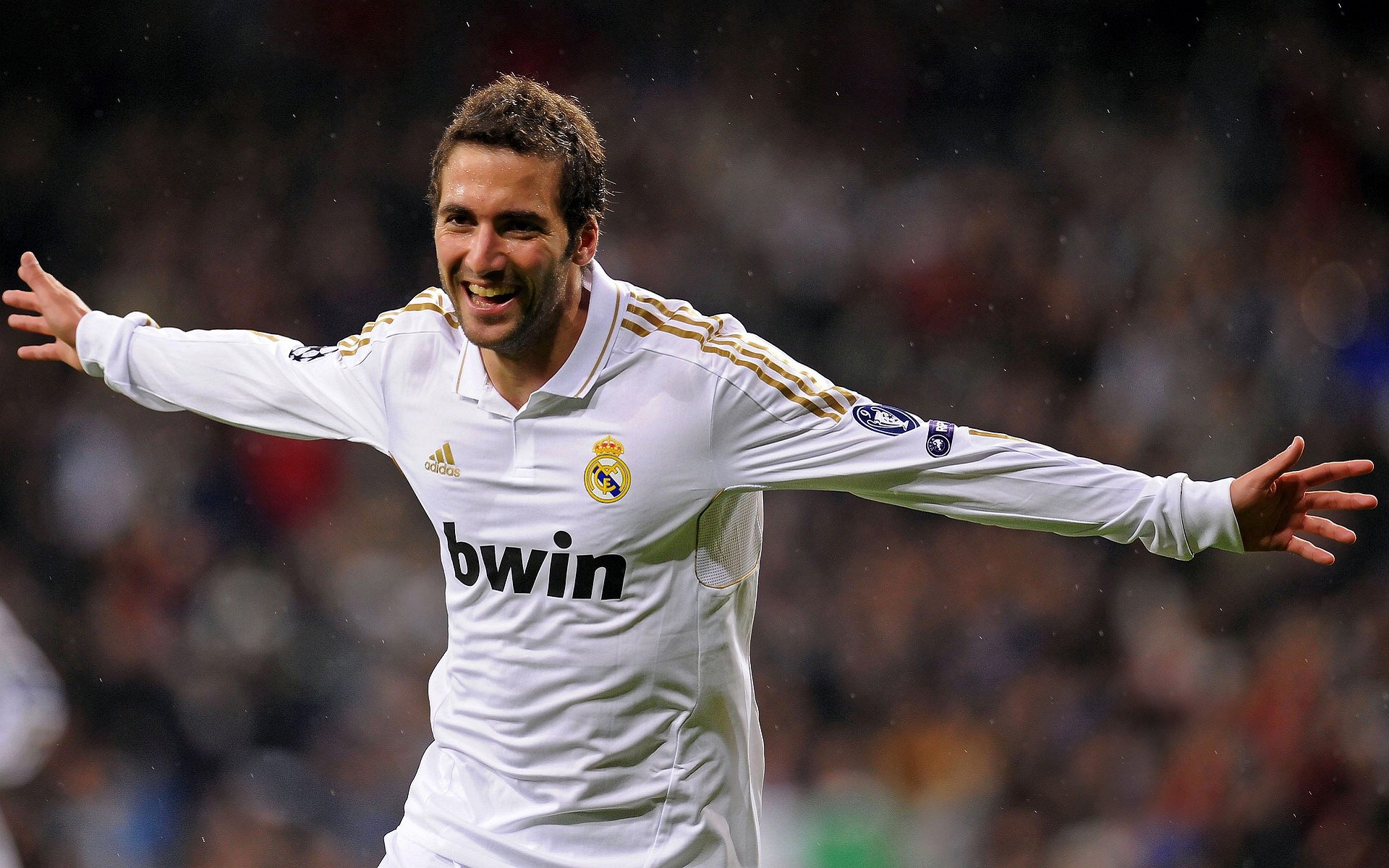 “火爆激情！粉丝助威现场爆点不断，气氛炸裂”，粉丝爆击